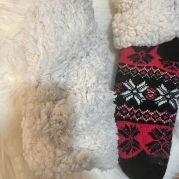 Comfy Winter Slipper/Socks White/Blk/Pink With Snowflakes One Size Fits All - Picture 5 of 6